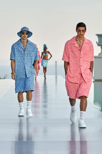 Look 9